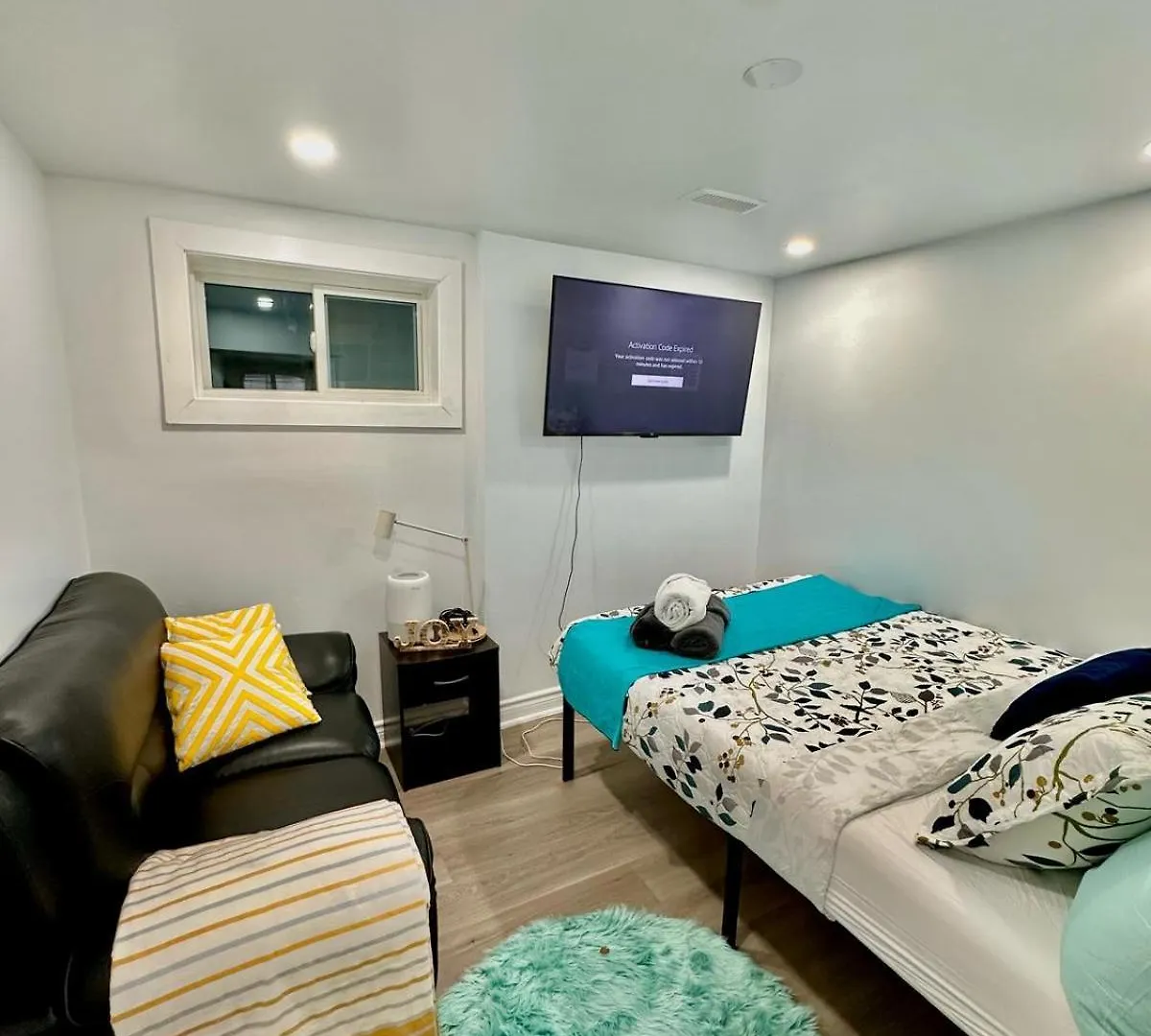 Villa Brawley Avenue Home - Sleep 6 Toronto